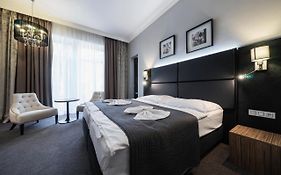 Noir Prague 4*